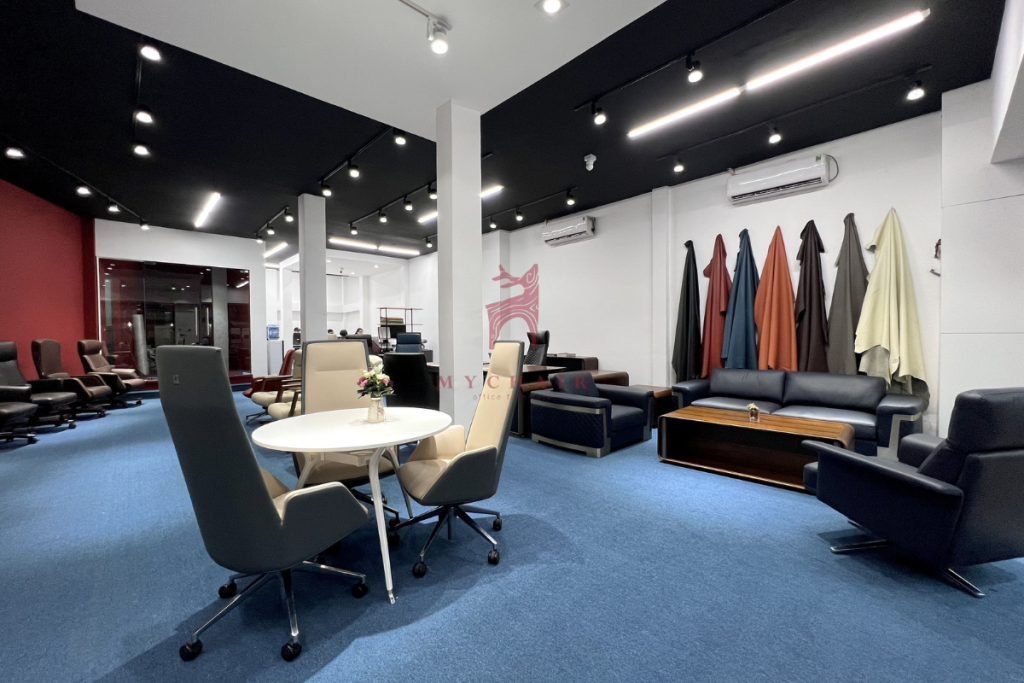 Showroom MyChair trưng bày hơn 300 mẫu sản phẩm bàn, ghế, sofa, tủ,...