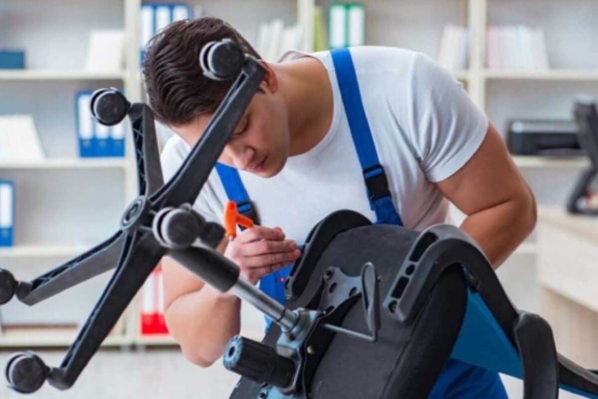 Cách sửa ghế giám đốc bị kêu do bị lỏng ốc vít