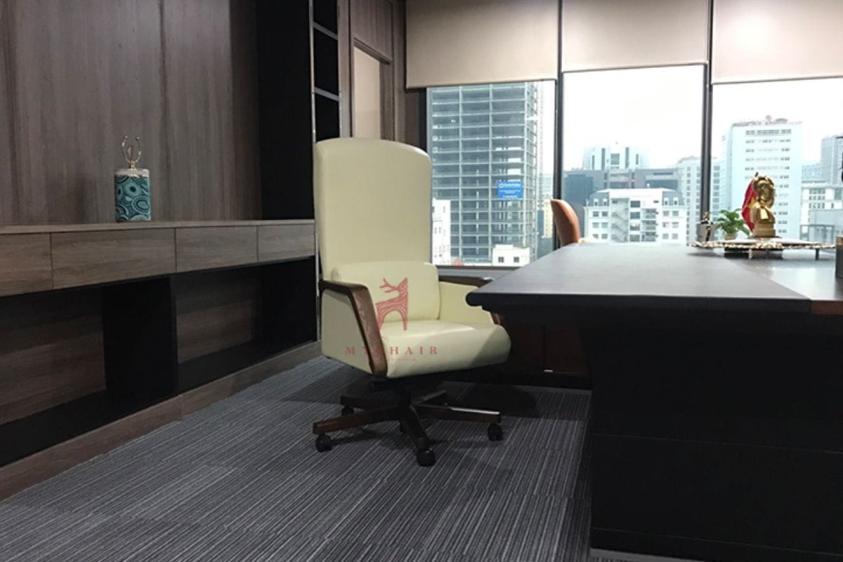 Giá ghế giám đốc chân gỗ