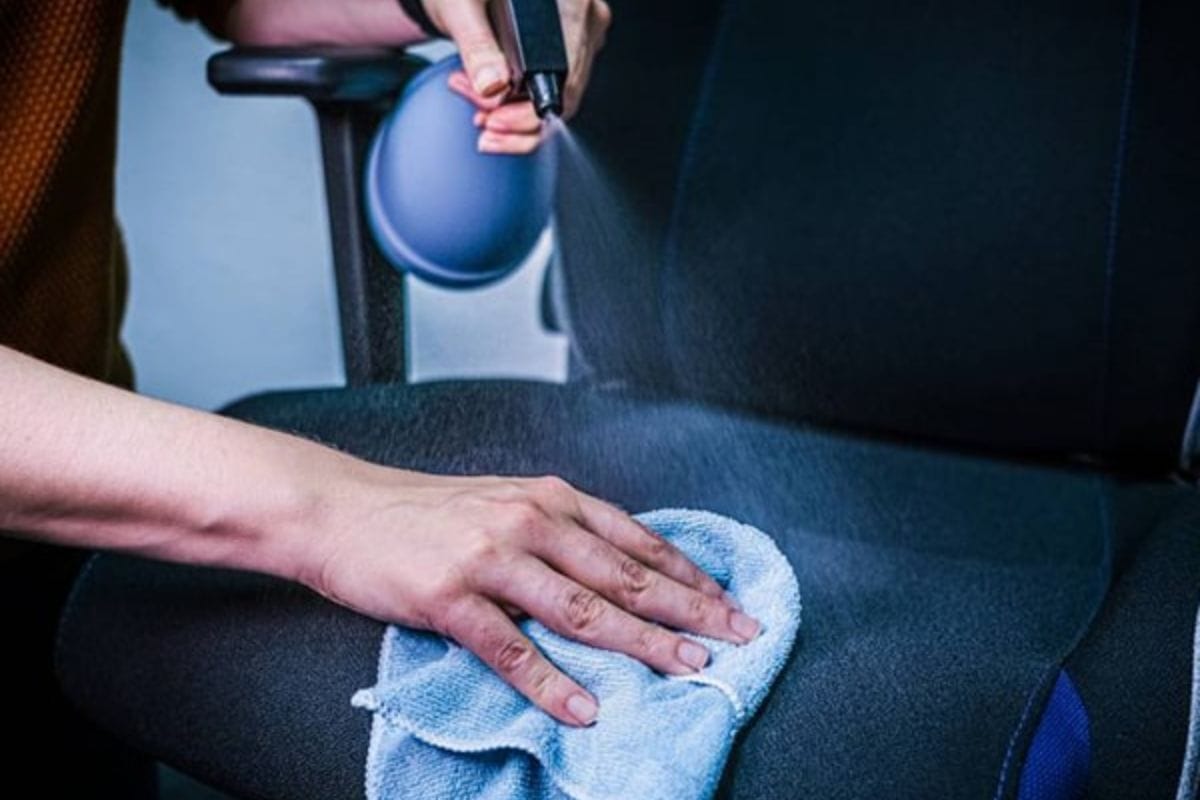 Hướng dẫn vệ sinh ghế giám đốc nỉ, vải thô