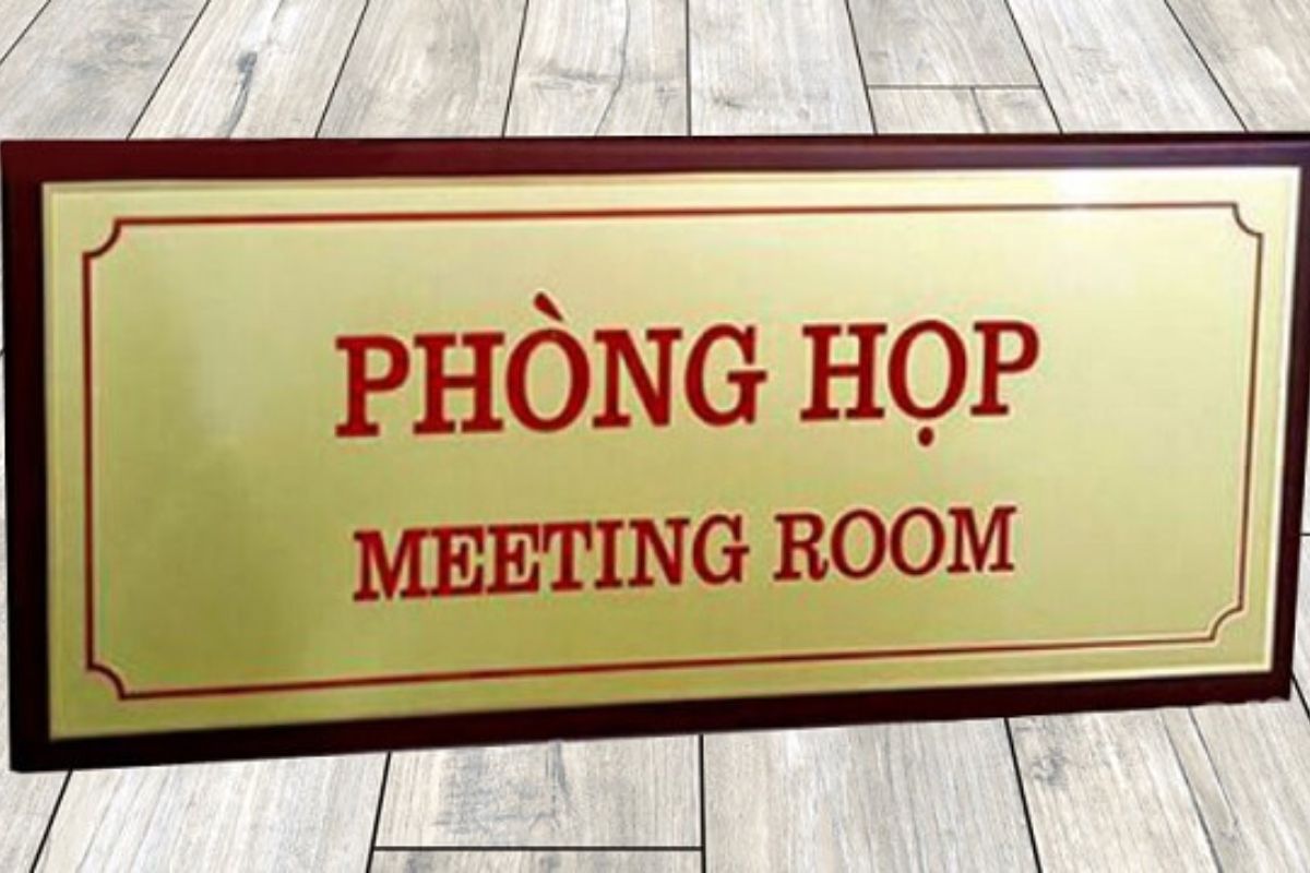 Bảng treo cửa phòng họp bằng inox