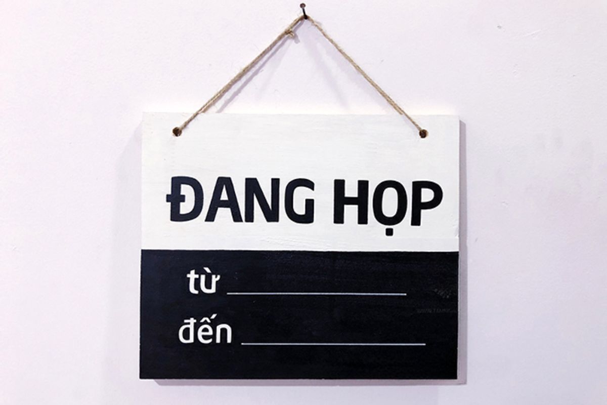 Bảng treo cửa phòng họp tinh tế