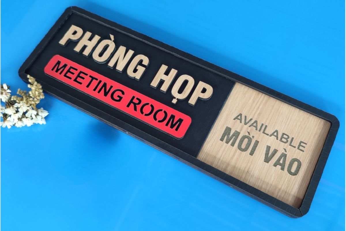 Bảng treo cửa phòng họp đơn giản