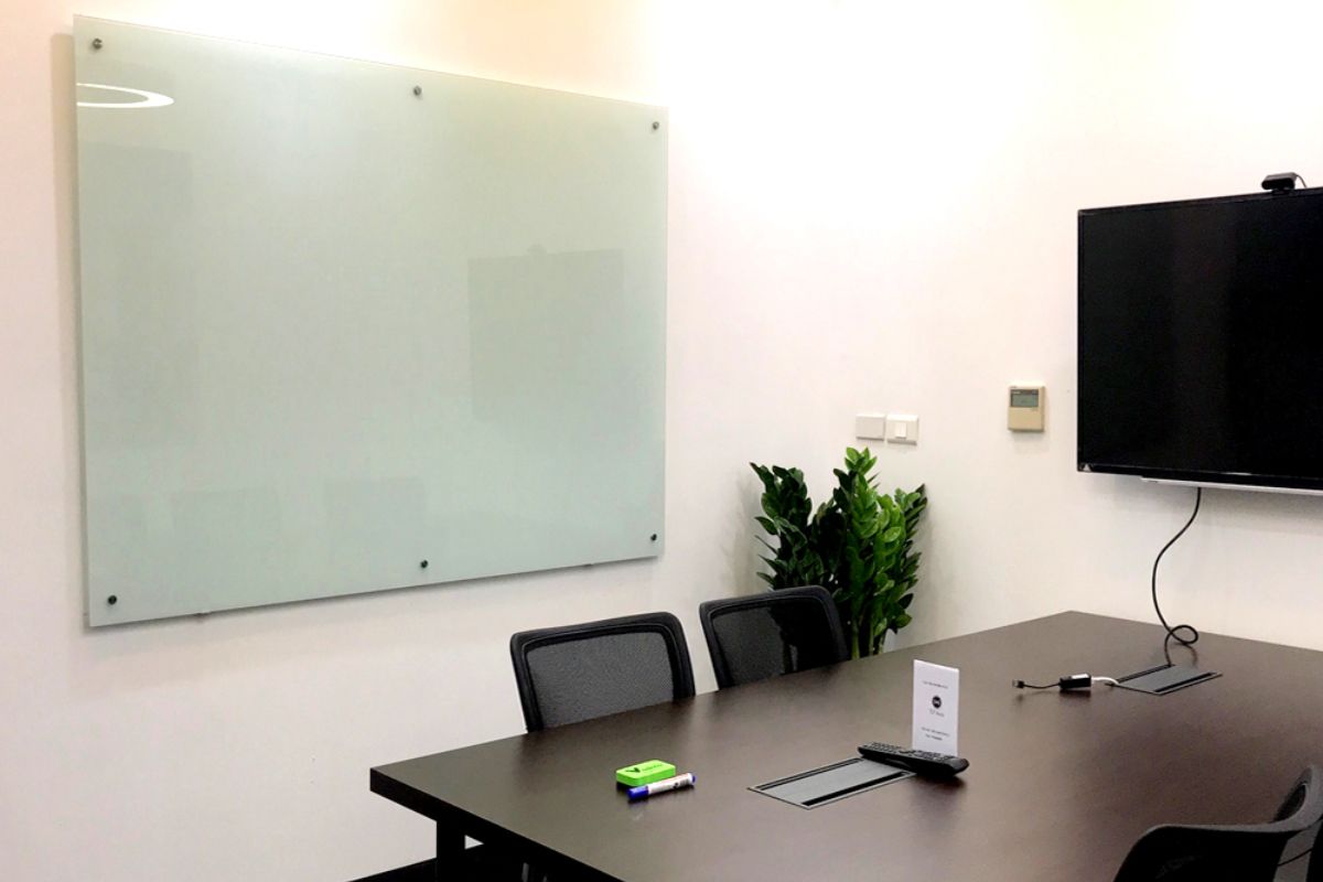 Bảng từ trắng viết bút lông