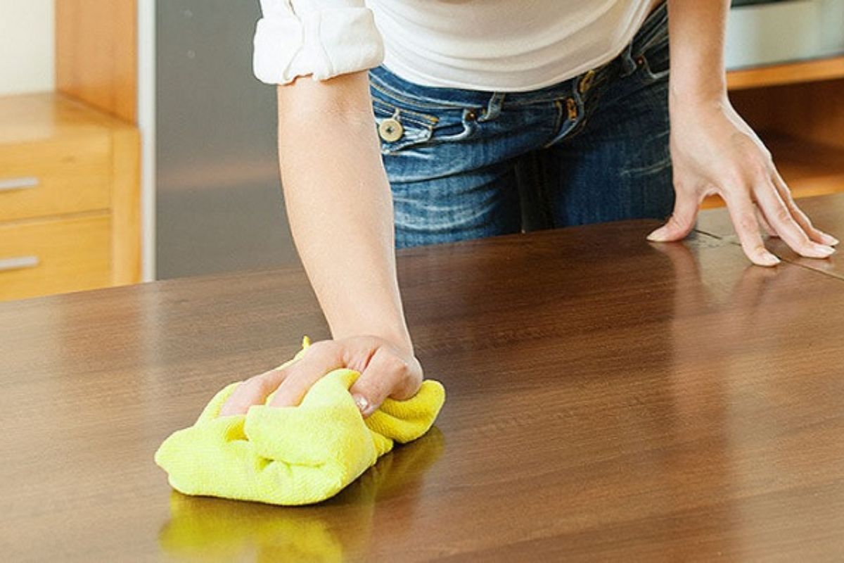 Hướng dẫn sửa bàn giám đốc bị rách da lớn