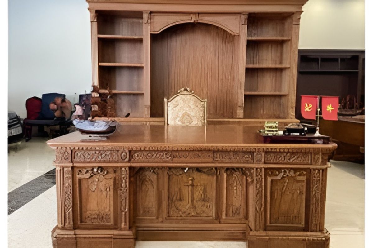 Giá bàn giám đốc gỗ hương