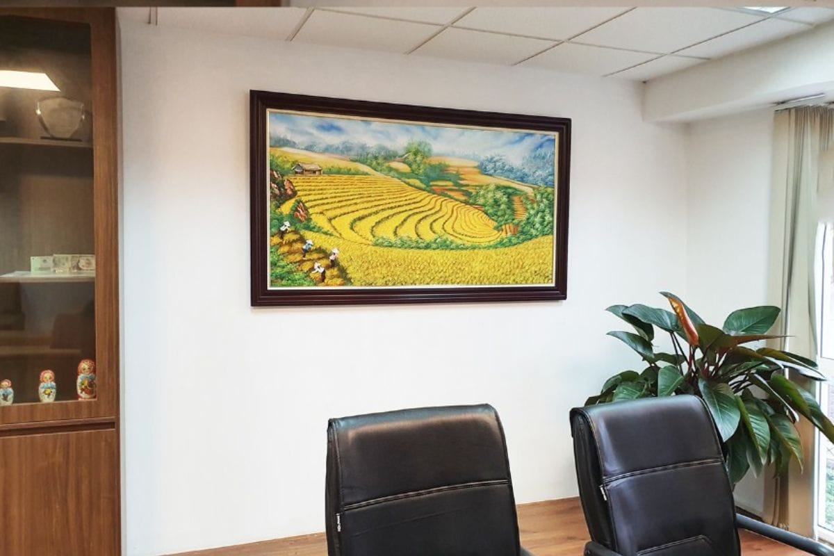 Giá tranh treo phòng giám đốc mệnh Thổ