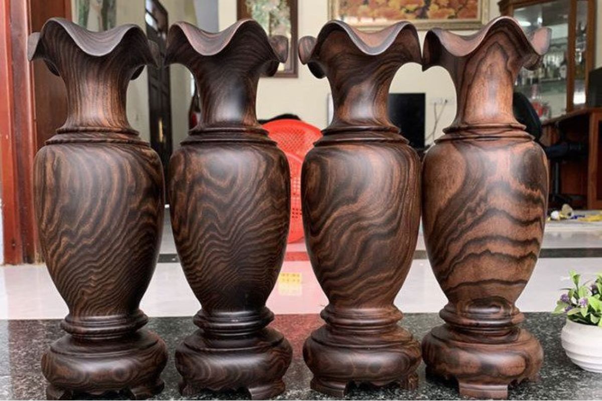 Lục bình gỗ mun