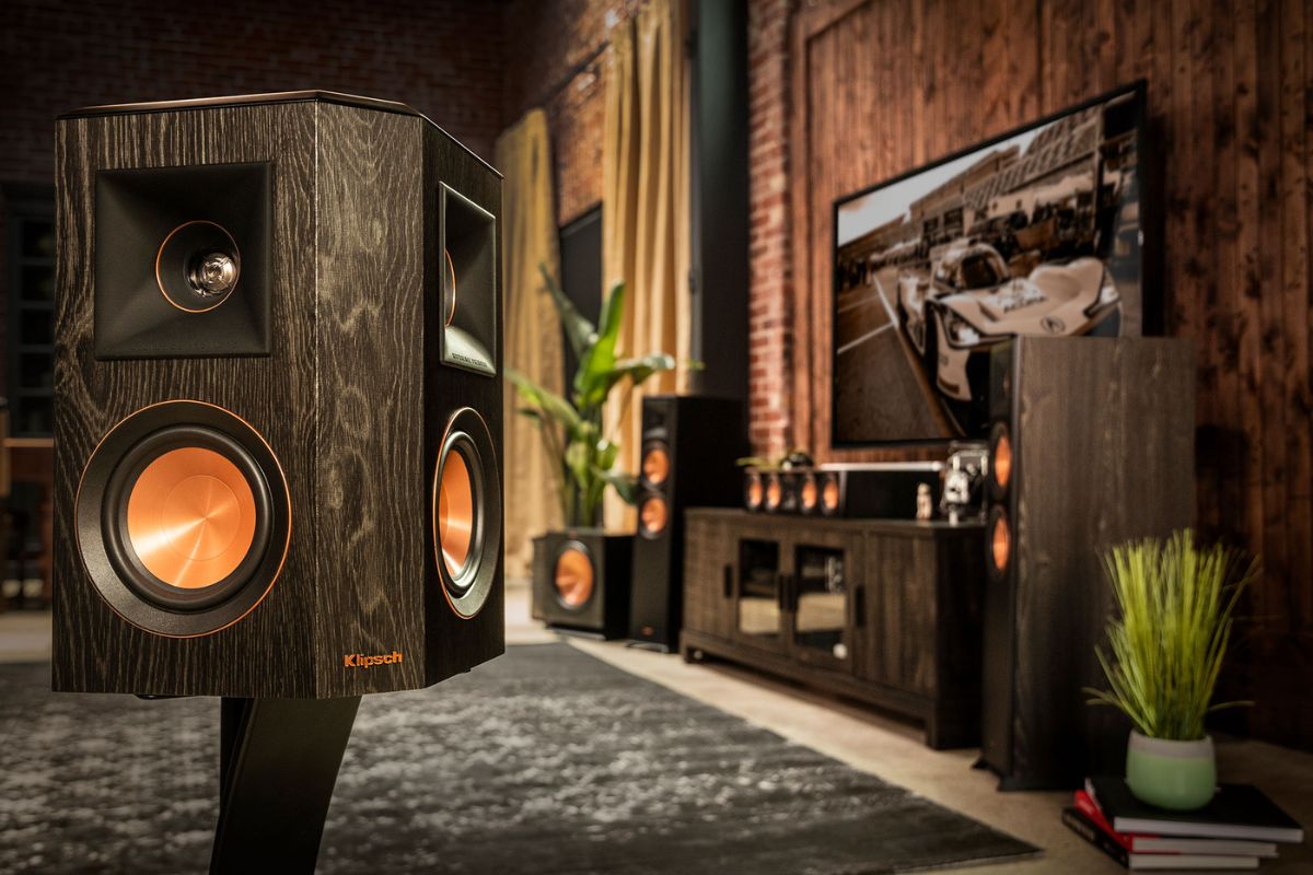 Loa phòng họp treo tường KLIPSCH RP 240D