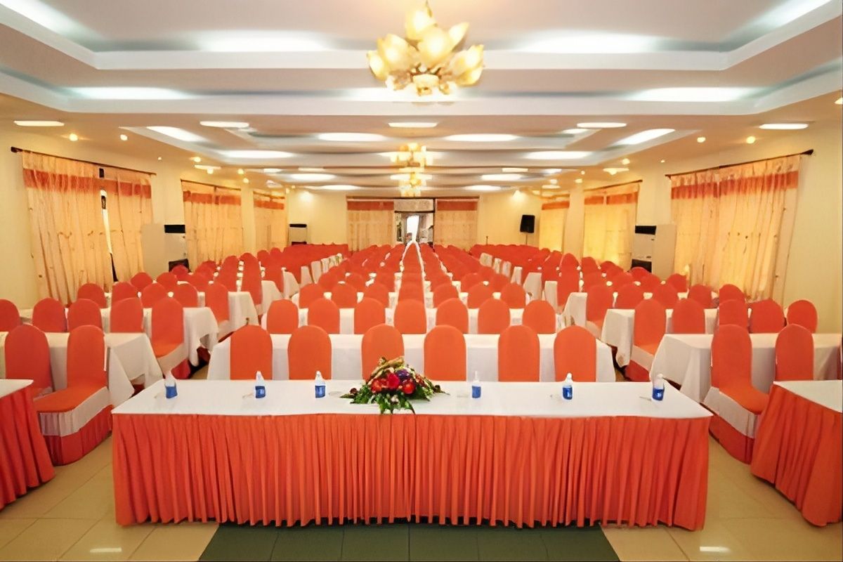 Một số lưu ý khi lựa chọn khăn trải bàn phòng họp