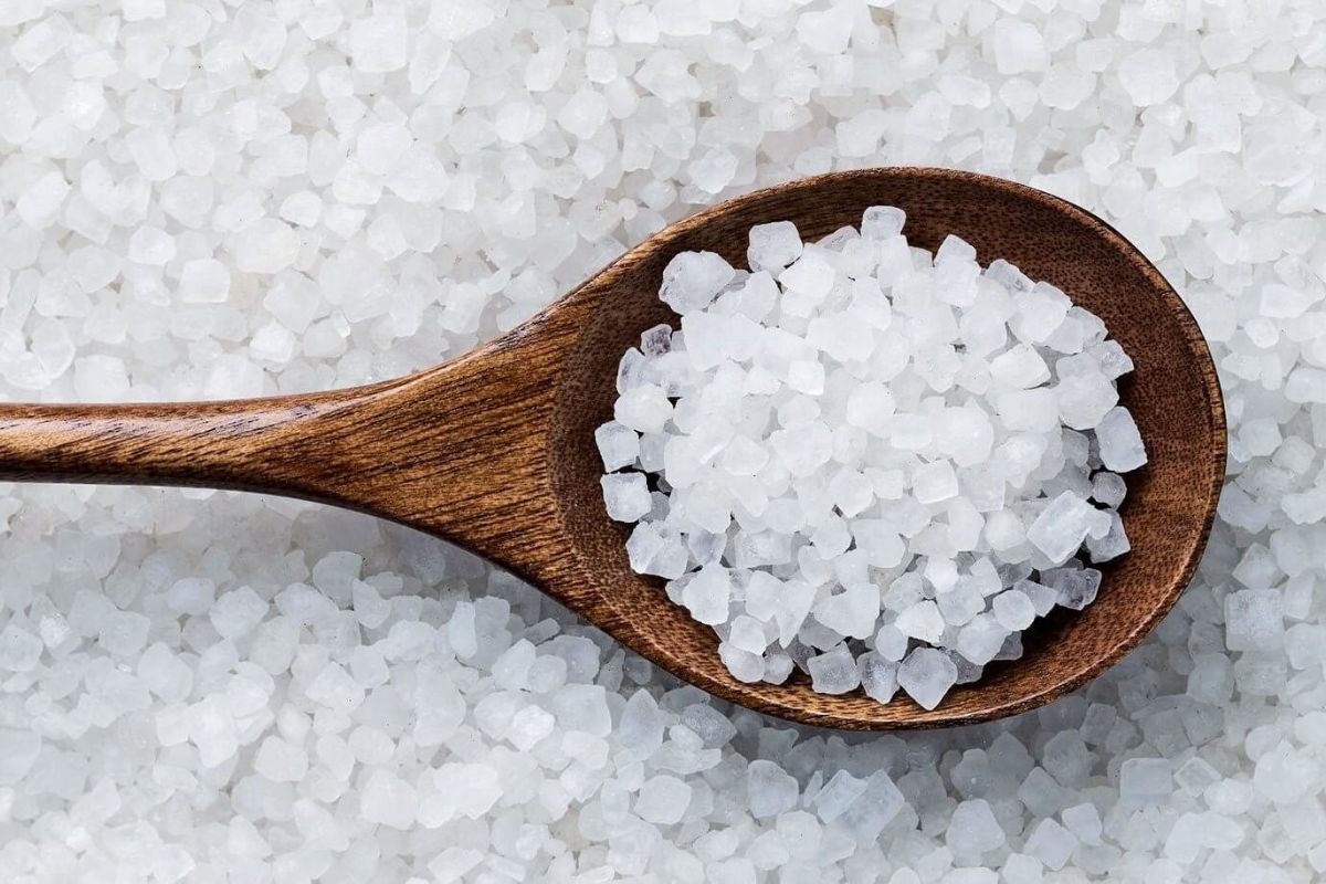Sử dụng phèn chua để sửa chân bàn giám đốc bị han gỉ