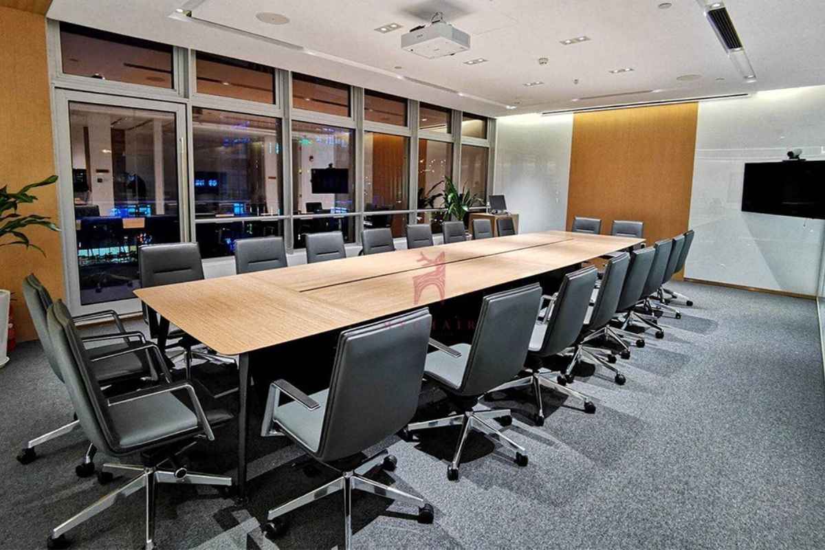 Thiết kế phòng họp lớn dành cuộc họp trên 10 người, tối giản và hiện đại 