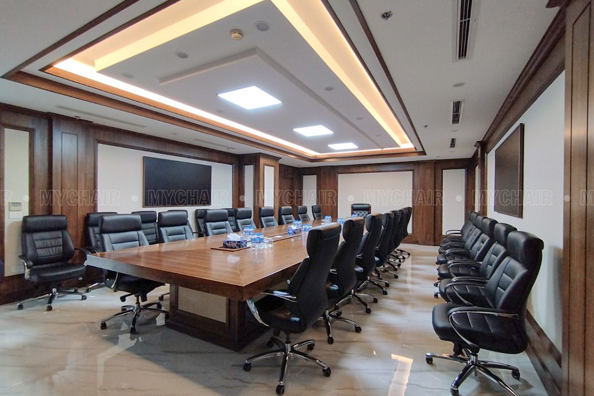 Bàn ghế phòng họp GHEGIAMDOC Luxury cung cấp