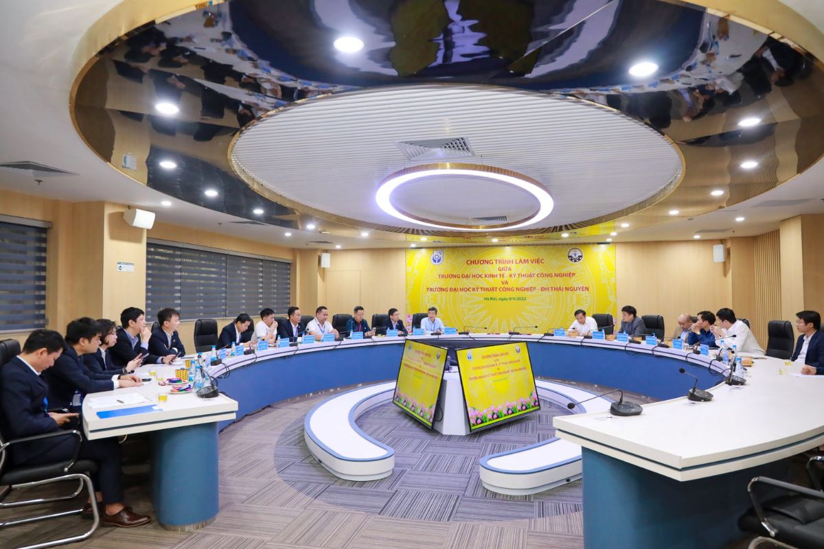 Những tiêu chí trang trí phòng họp trường học