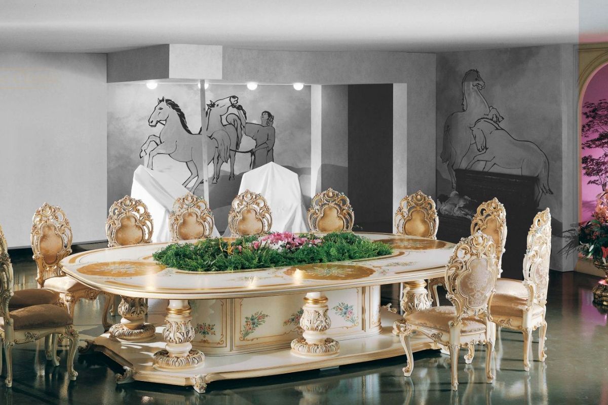 Bàn họp cổ điển