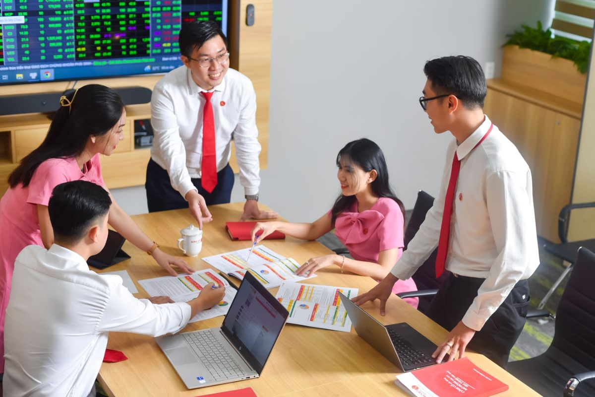 Cần sử dụng ánh sáng tự nhiên khi chụp ảnh