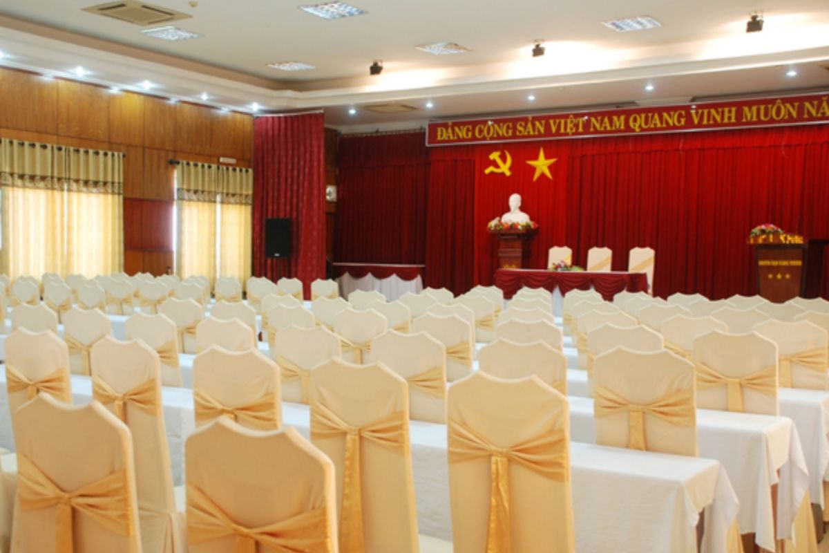 Setup phòng hội nghị kiểu Classroom