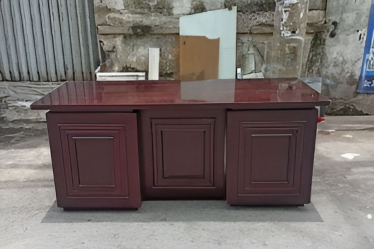 Bàn giám đốc gỗ tại Cửa hàng nội thất Tấn Đạt