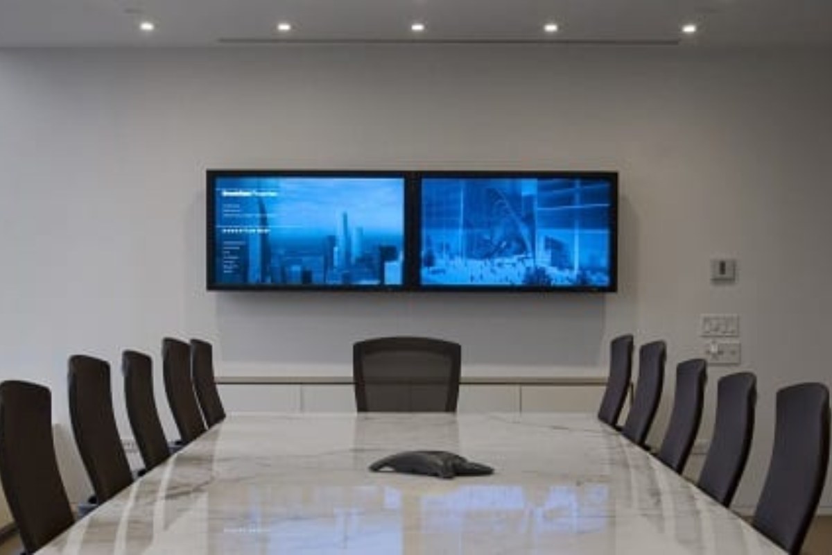 Màn hình tivi hiển thị cho diễn giả (màn hình monitor)