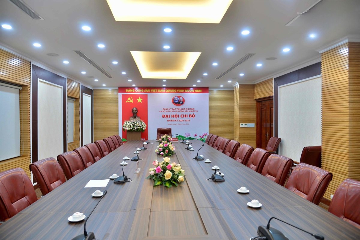 Mẫu trang trí phòng họp cơ quan Nhà nước đẹp mắt