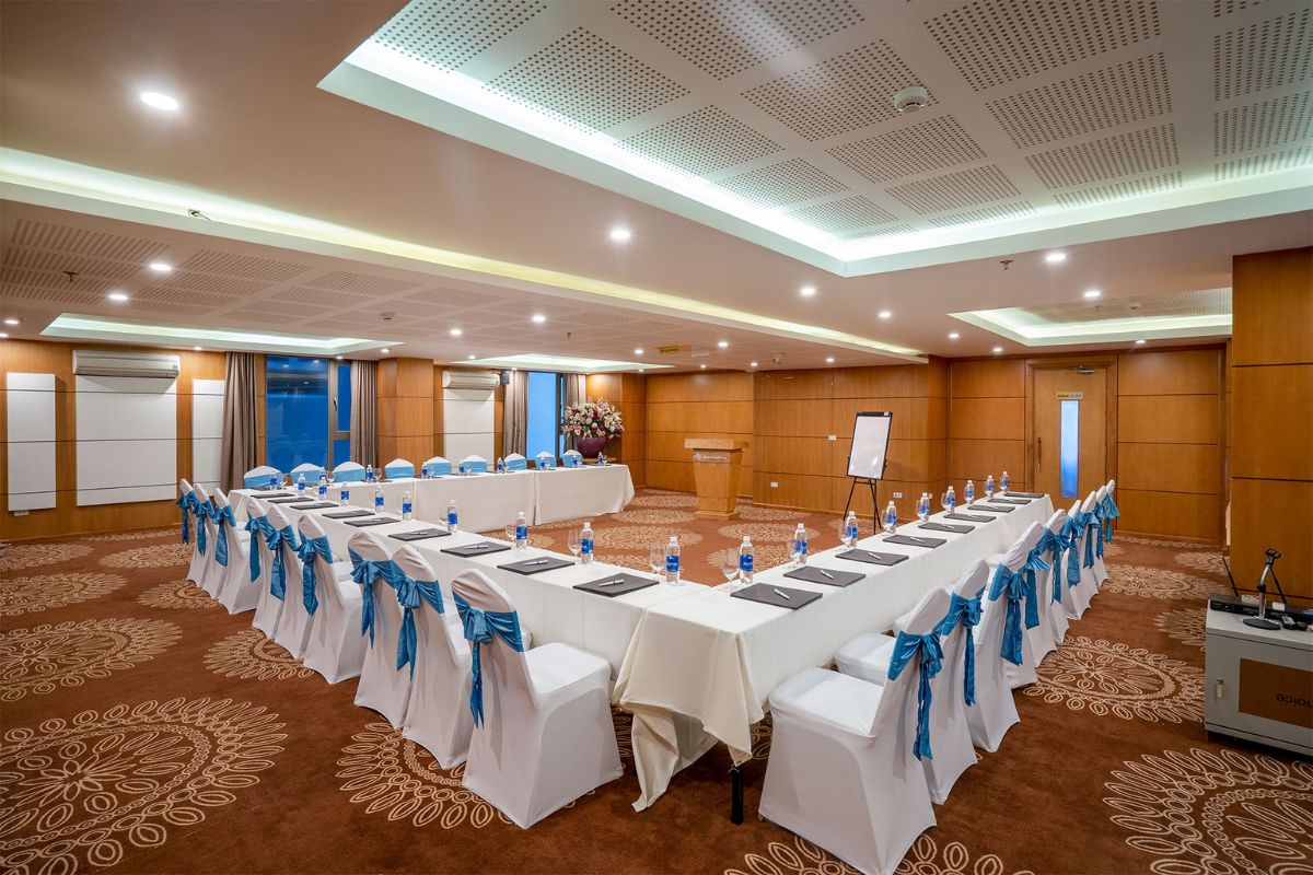 Trang trí phòng hội nghị phong cách cổ điển