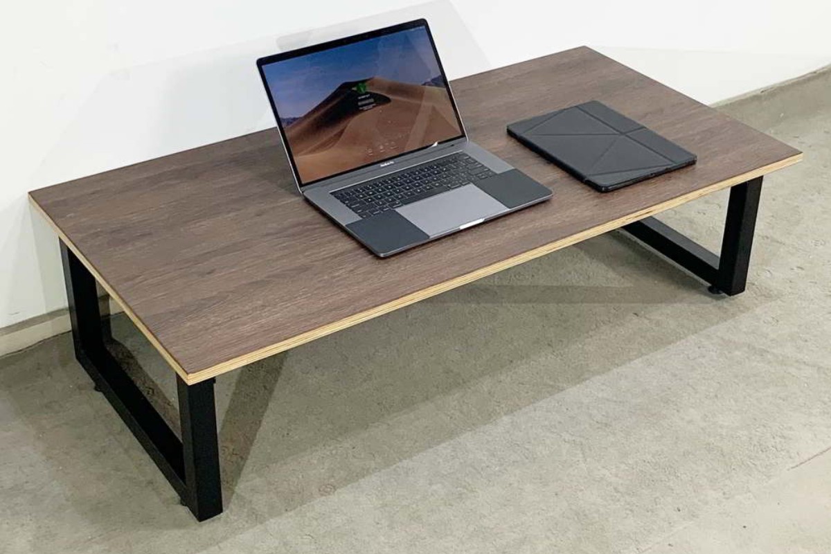 Bàn ngồi bệt chữ I hiện đại
