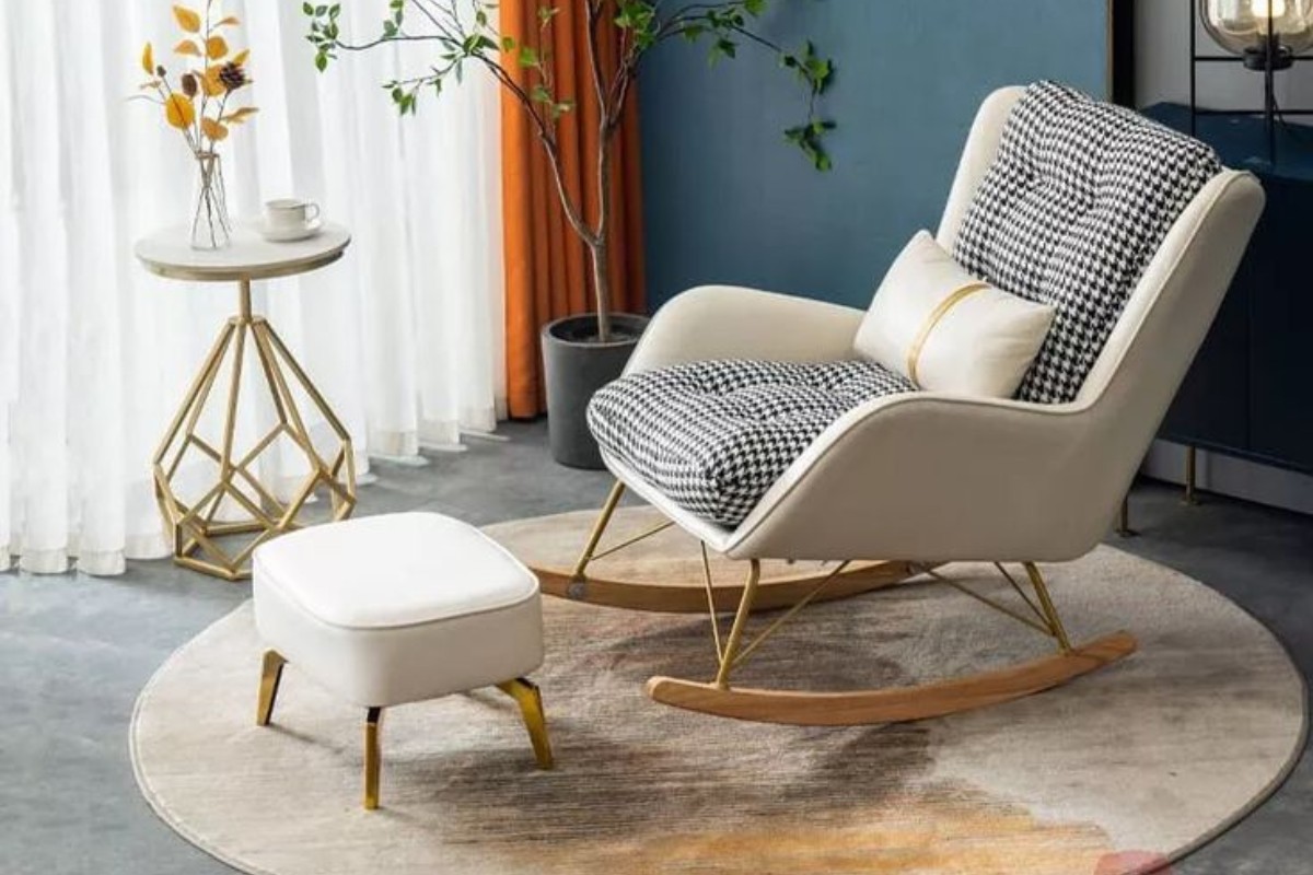 Ghế bập bênh thư giãn cho người cao tuổi