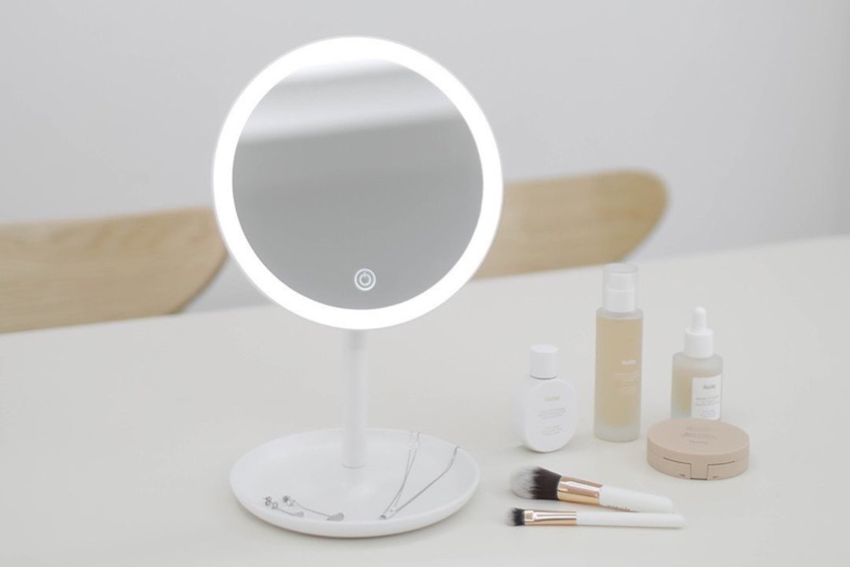 Gương để bàn làm việc có đèn led