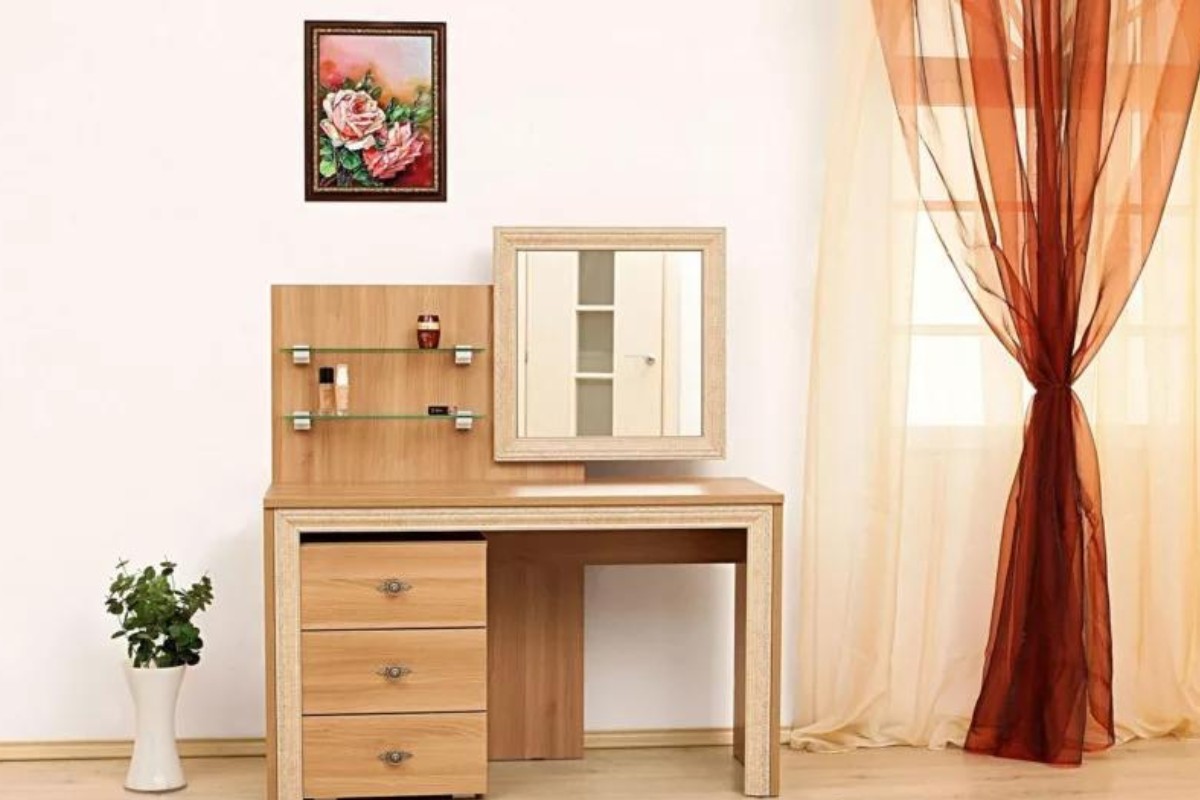 Bàn làm việc kết hợp trang điểm tiện dụng