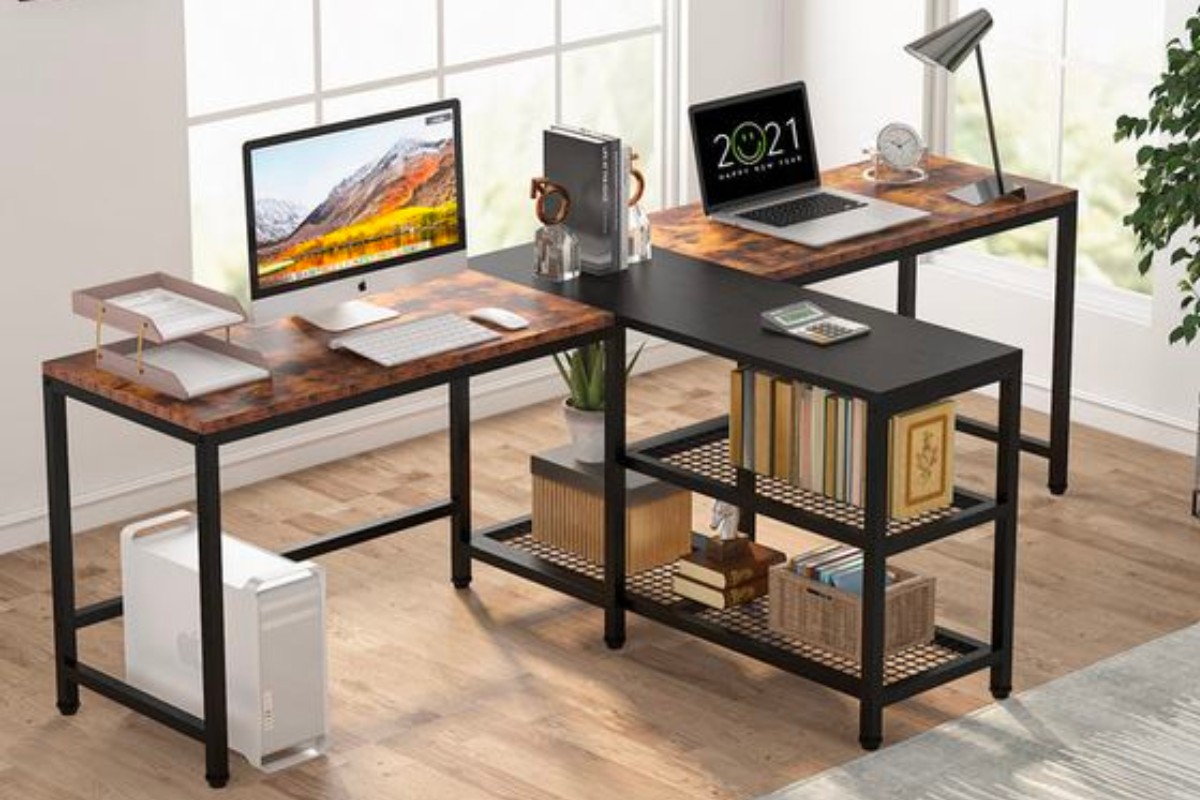 Bàn làm việc có kệ sách tiện lợi