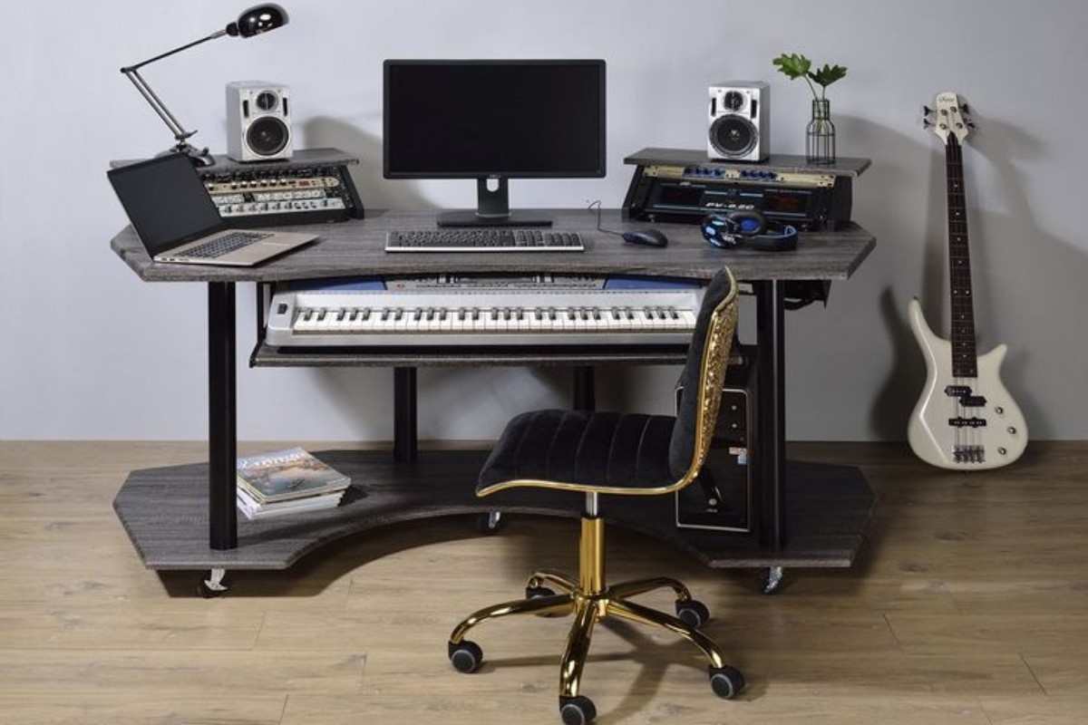 Bàn phòng thu studio nhỏ gọn