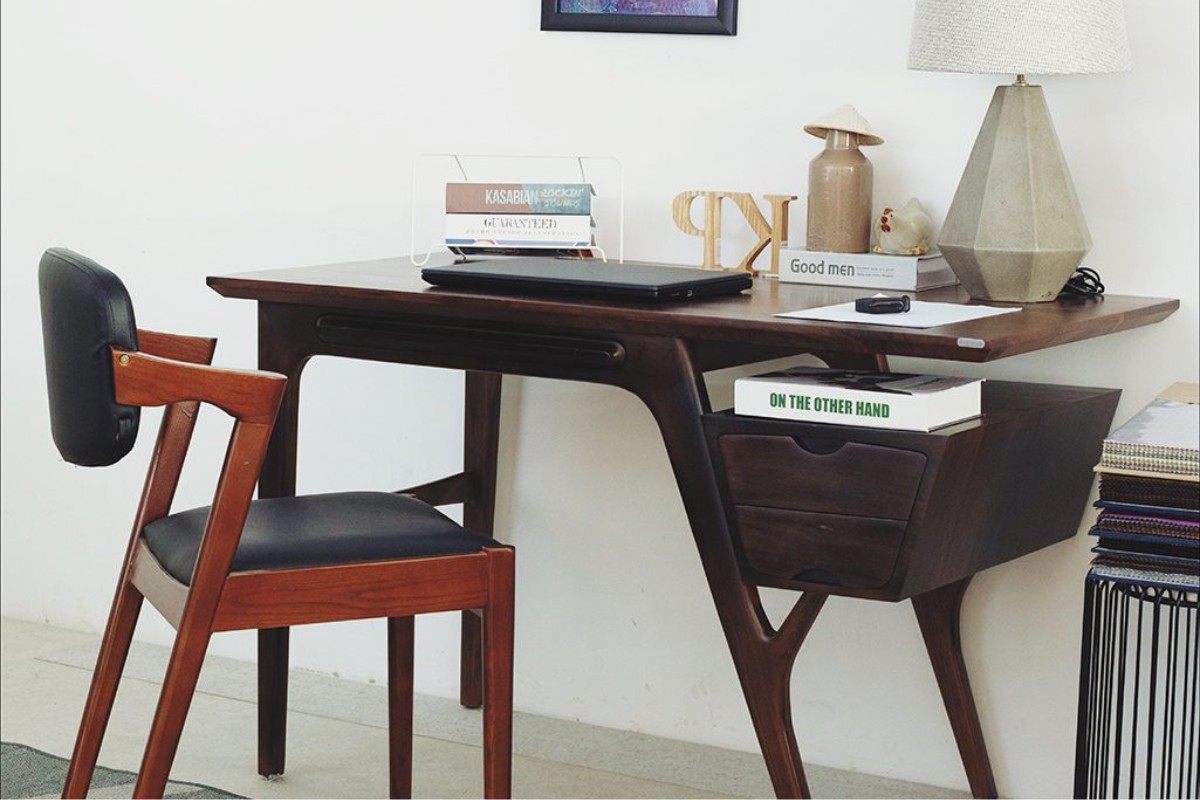 Bàn làm việc chân thang phong cách Vintage