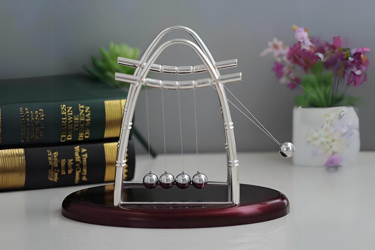 Con lắc từ tính trang trí bàn làm việc