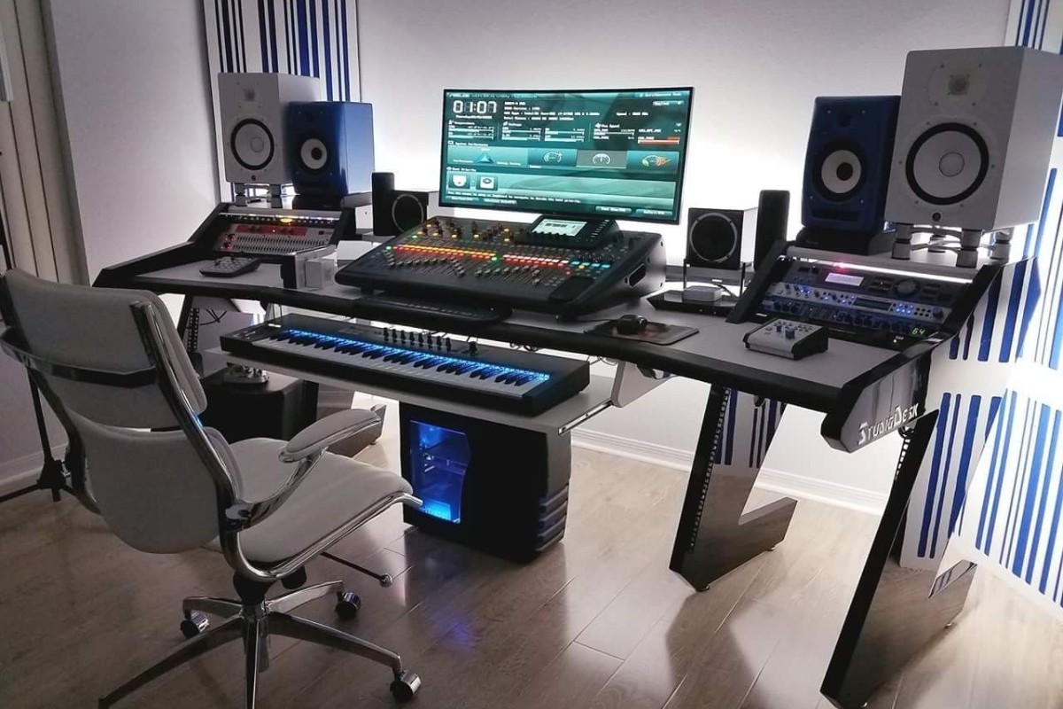 Đặc điểm của bàn làm việc phòng thu âm