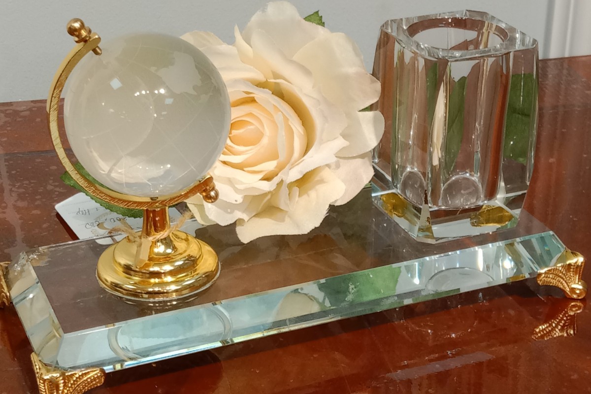 Hộp bút để bàn bằng pha lê lấp lánh