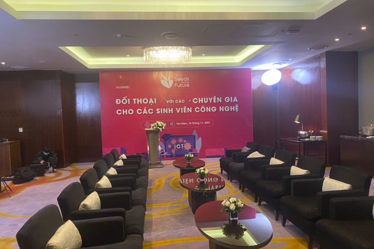 King Media cho thuê bàn ghế phòng họp cao cấp