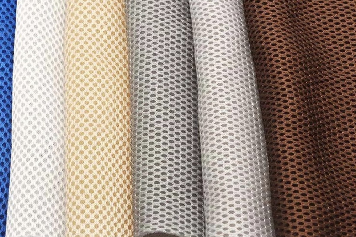 Ghế giám đốc được làm từ lưới nỉ thoáng mát