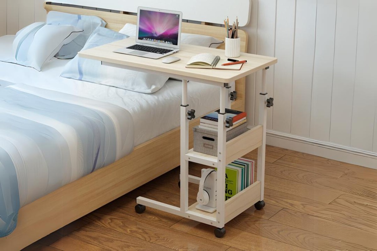 Bàn làm việc trên giường có giá để đồ