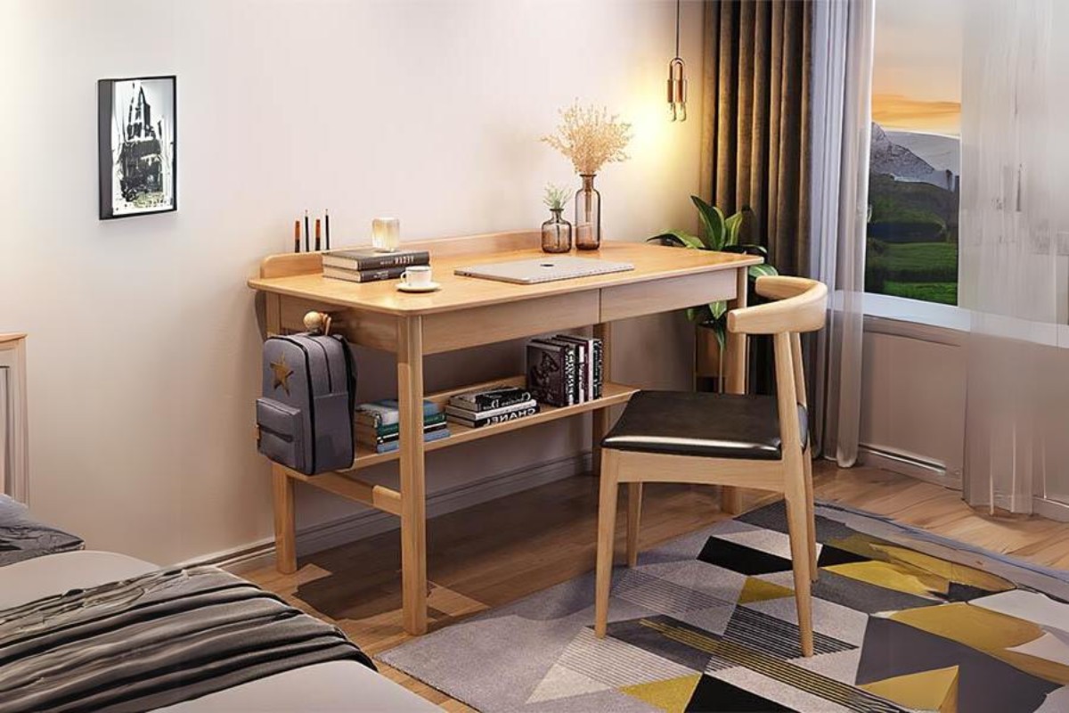 Bàn gỗ làm việc tại nhà