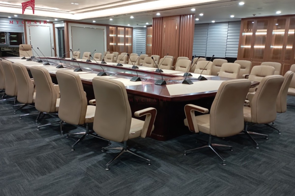 Bàn họp thông minh cho 30 người
