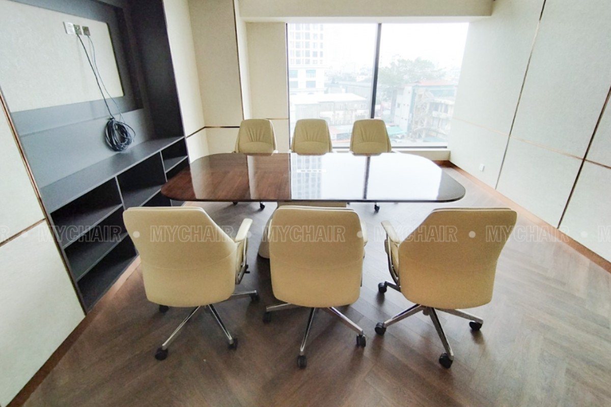 Bàn họp mặt kính dành cho 4 - 6 người