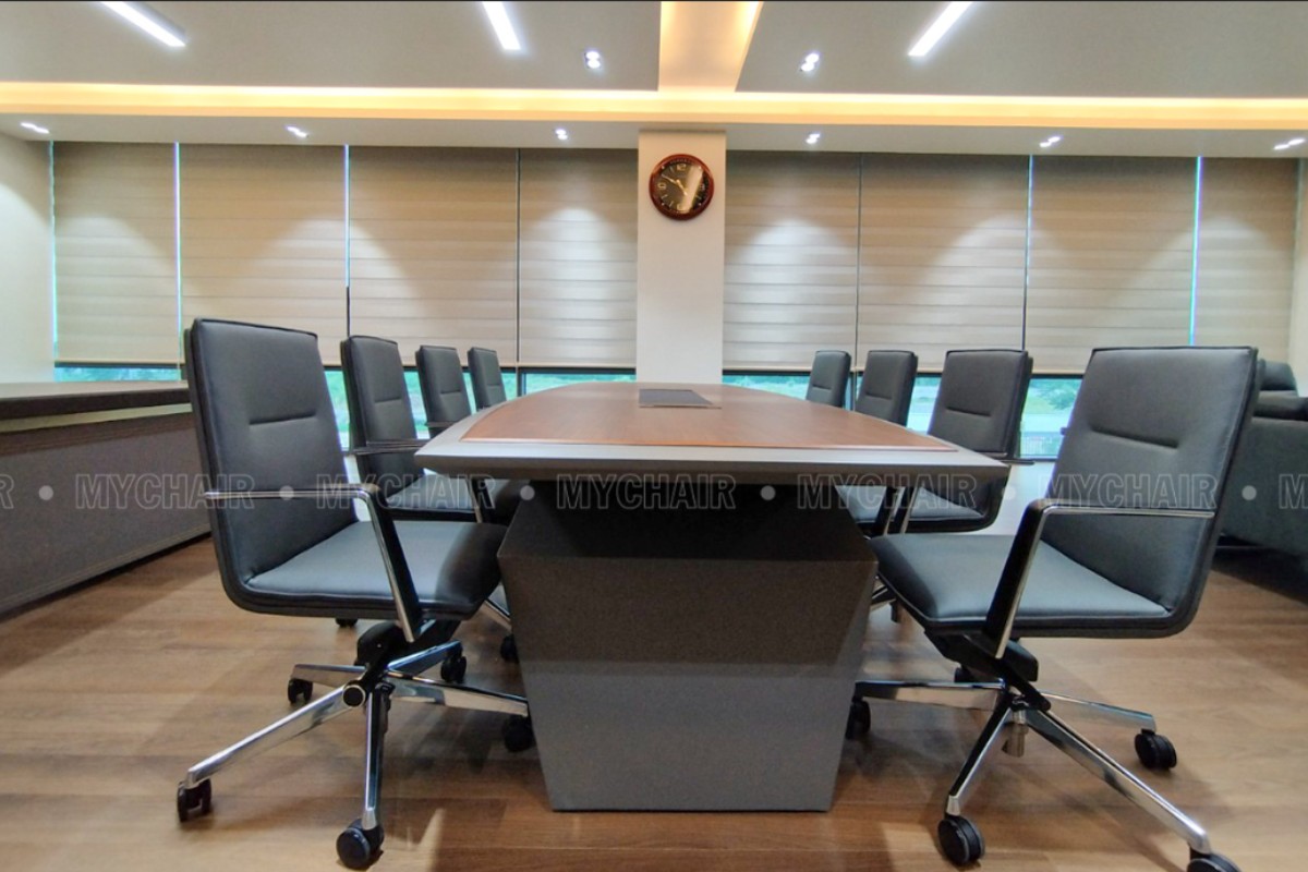 Bàn họp gỗ viền da cho 6 - 8 người