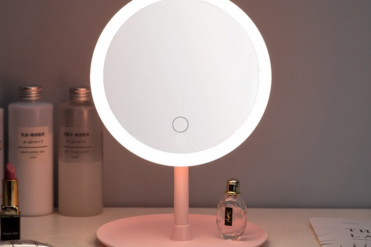 Gương để bàn làm việc có đèn LED