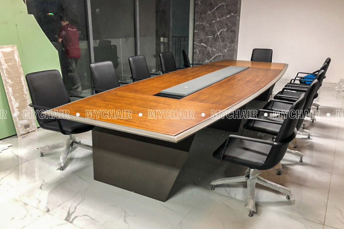 MyChair cung cấp bàn họp màu nâu cao cấp