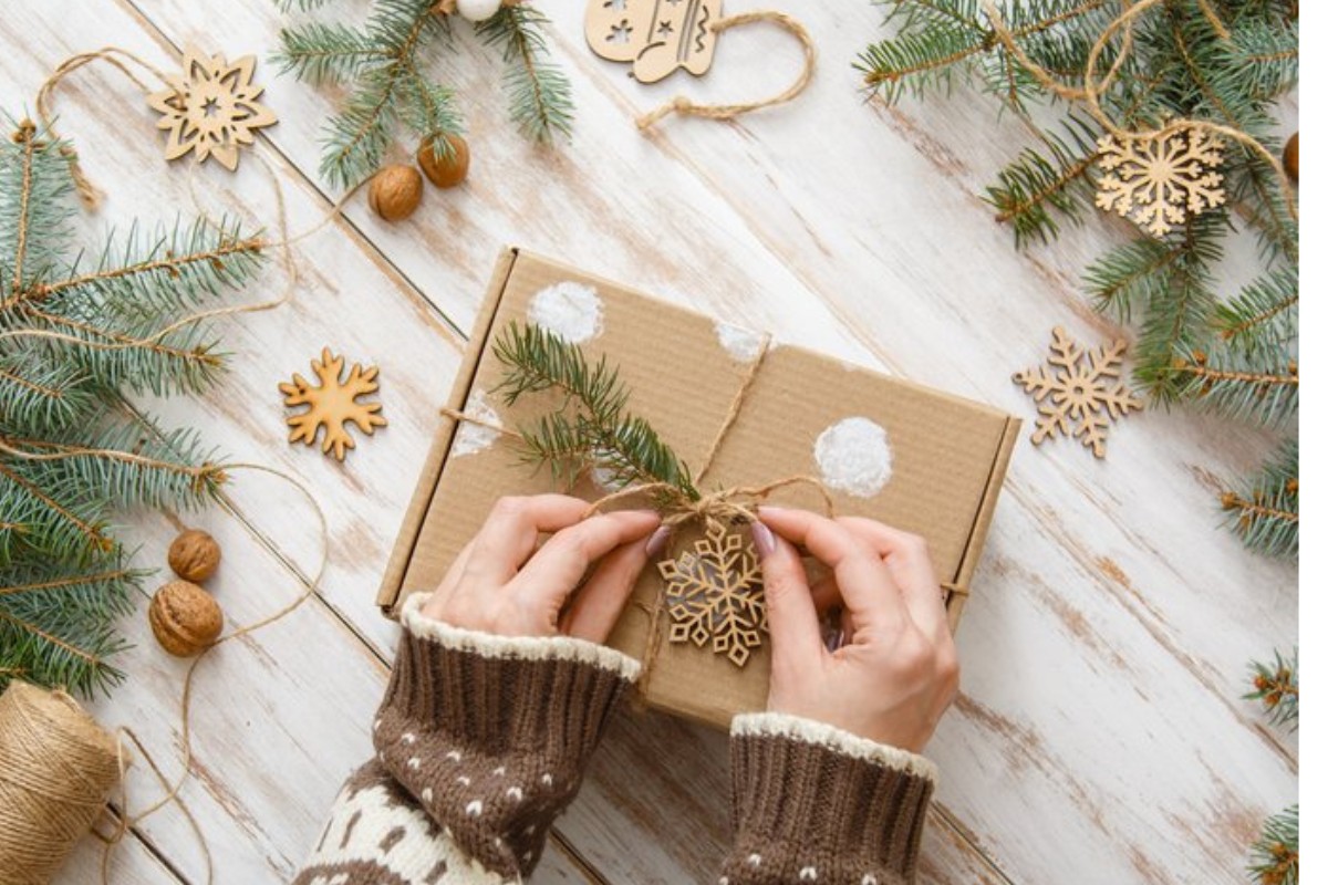 Quà tặng trang trí noel văn phòng làm việc