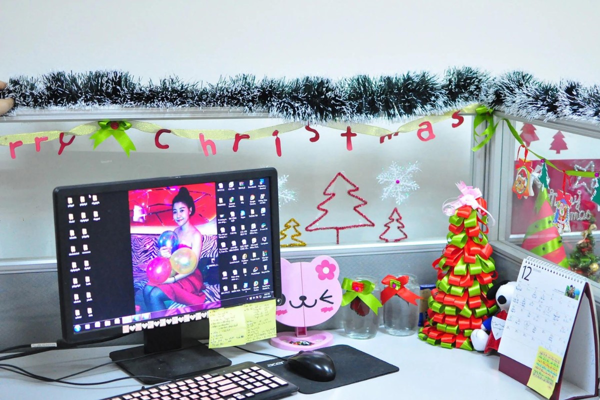 Trang trí noel bàn làm việc văn phòng