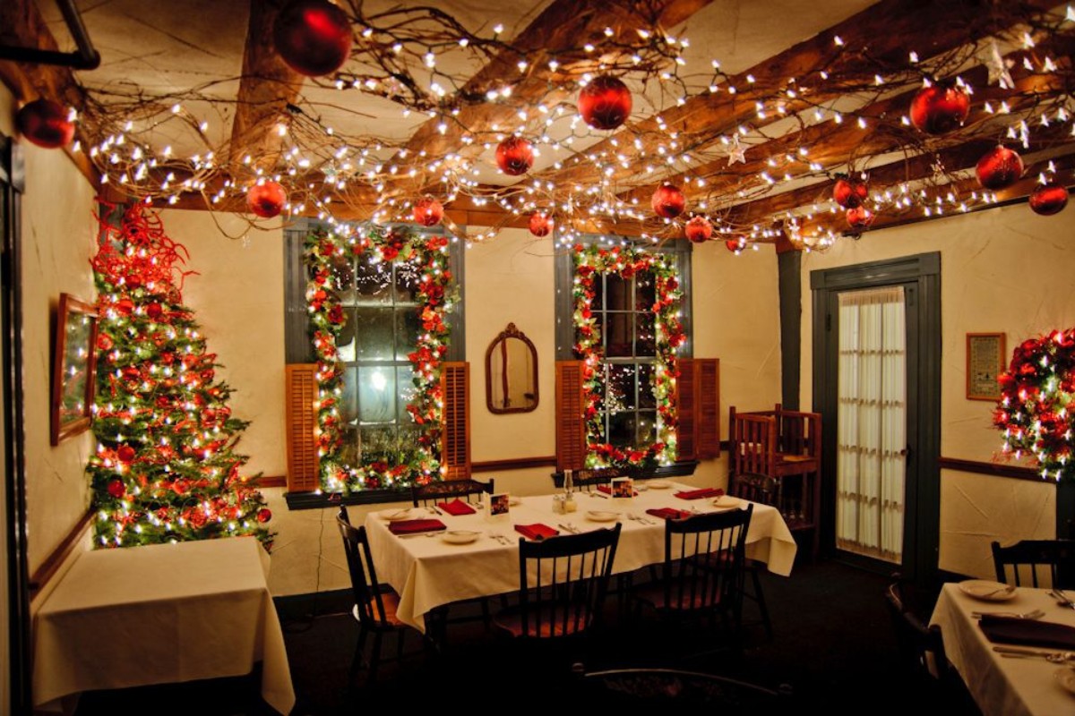 Trang trí noel với đèn LED đa sắc màu