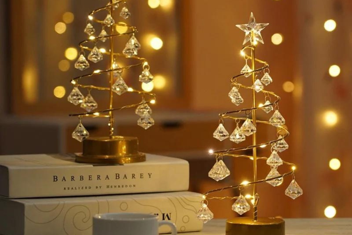 Trang trí noel với đèn LED nhiều màu sắc