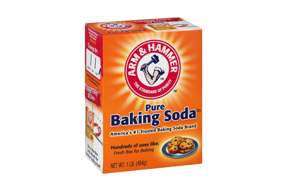Sử dụng baking soda để xử lý ghế sofa bị đổ rượu