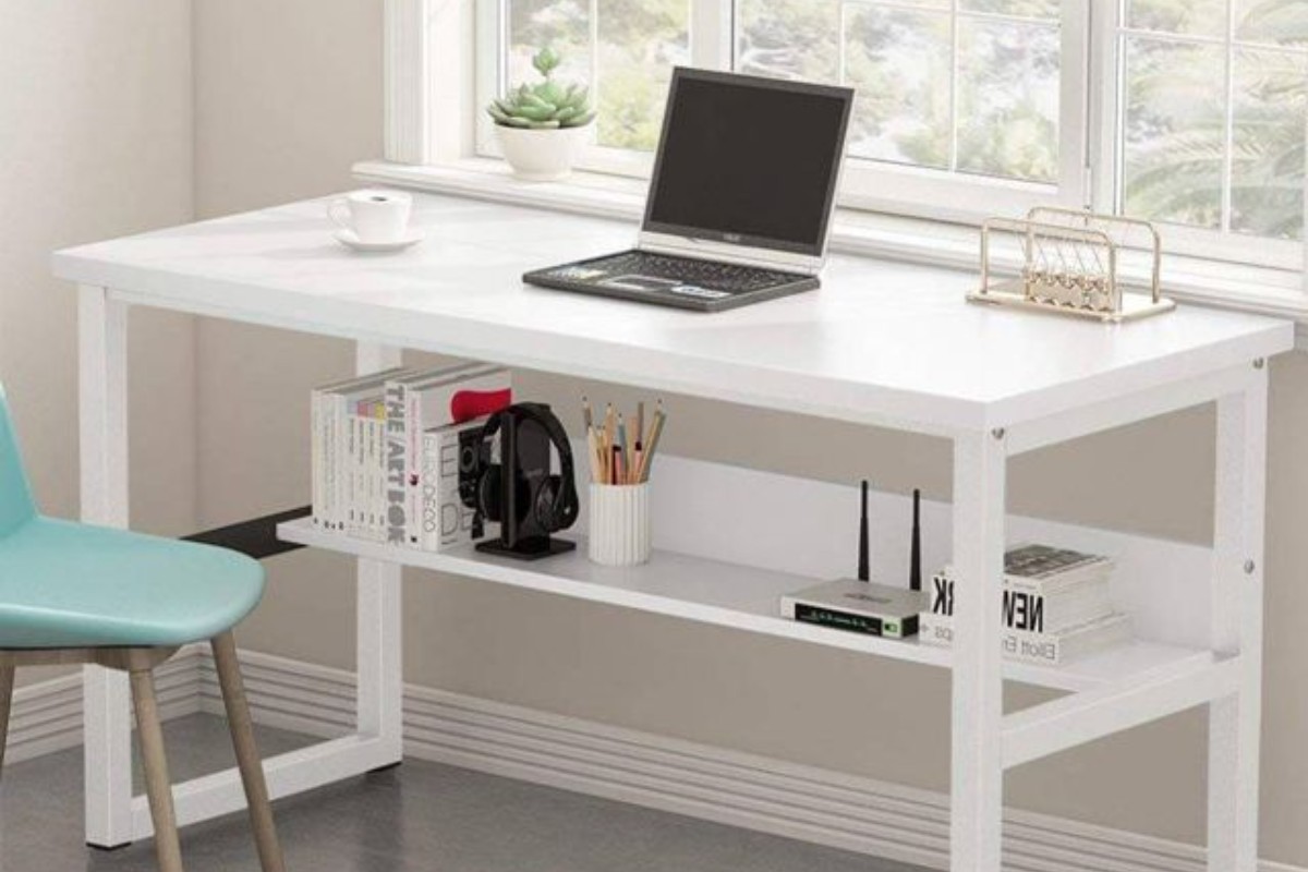 Bàn làm việc dài bằng nhựa đơn giản